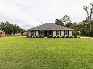 6070 Mandie Ln, Milton, FL 32570