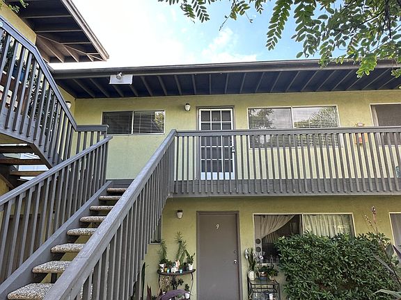 2nd image of 1423 Park Pl #13
