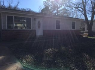 4612 Lark Dr, High Ridge, MO 63049