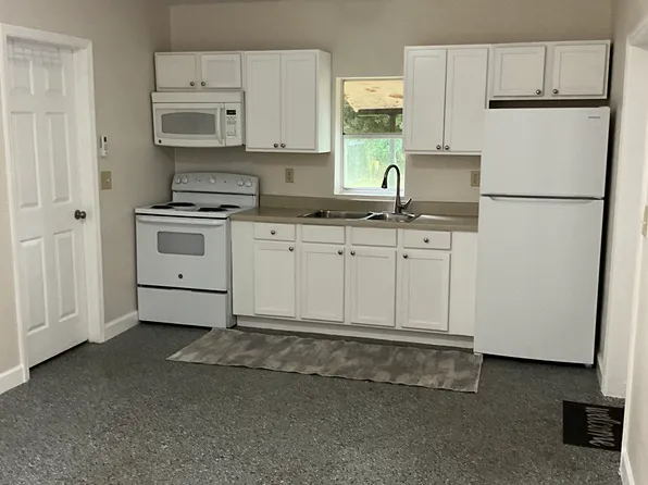1222 Cabin St APT C, Leesburg, FL 34748