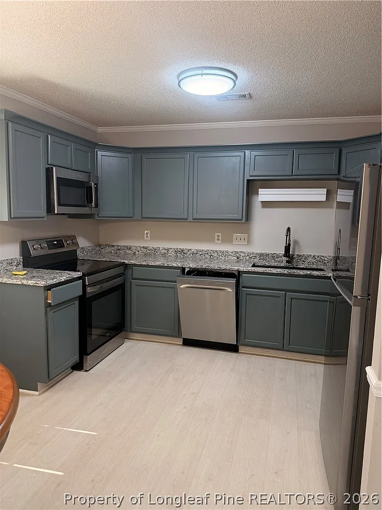 2 bed, 2.0 bath, 1027 sqft, $1,350 — Photo 4