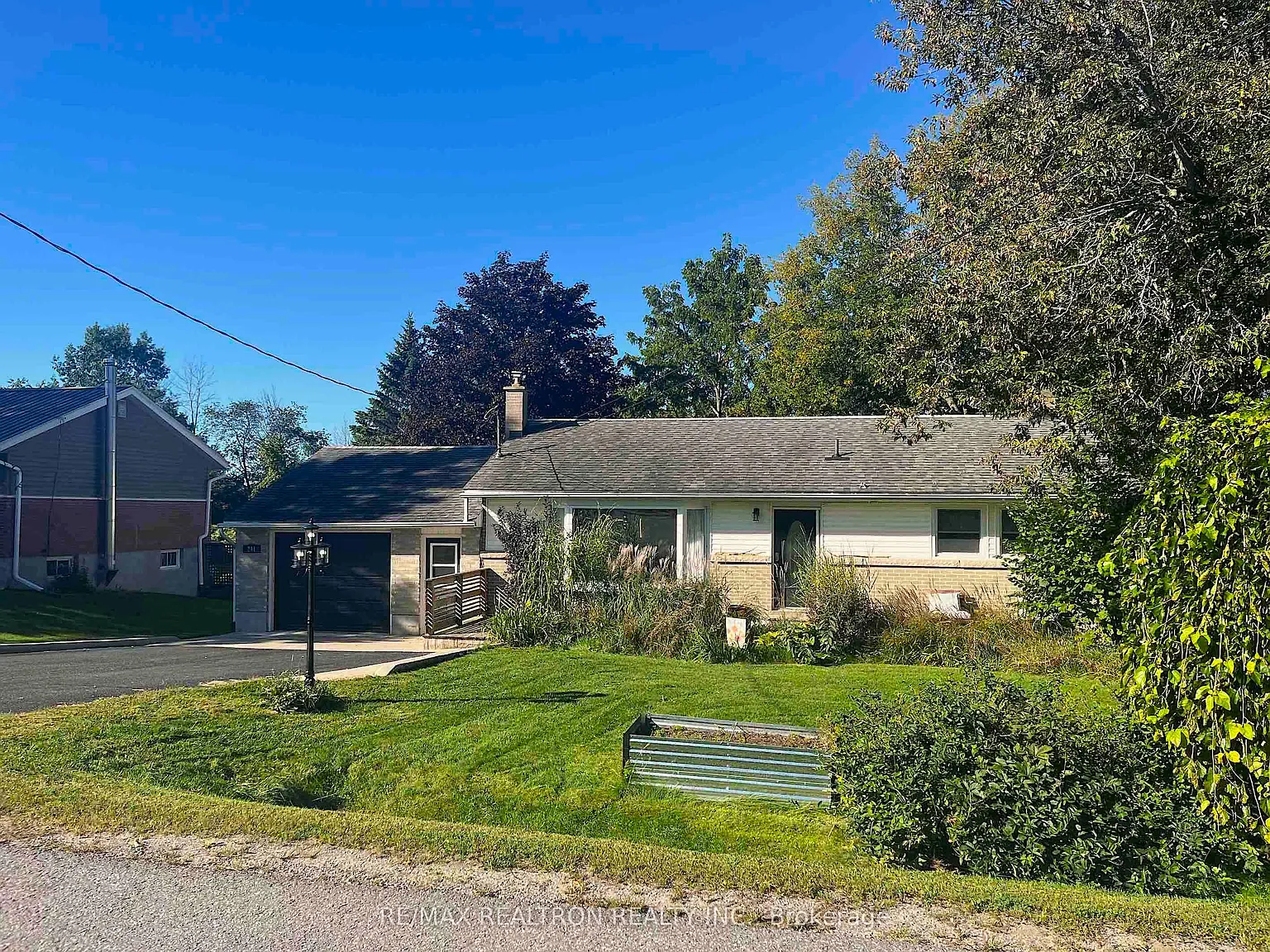 3 bed, $2,250 — Photo 2