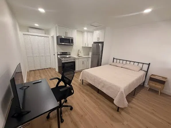 6339 Cleon Ave #6, North Hollywood, CA 91606