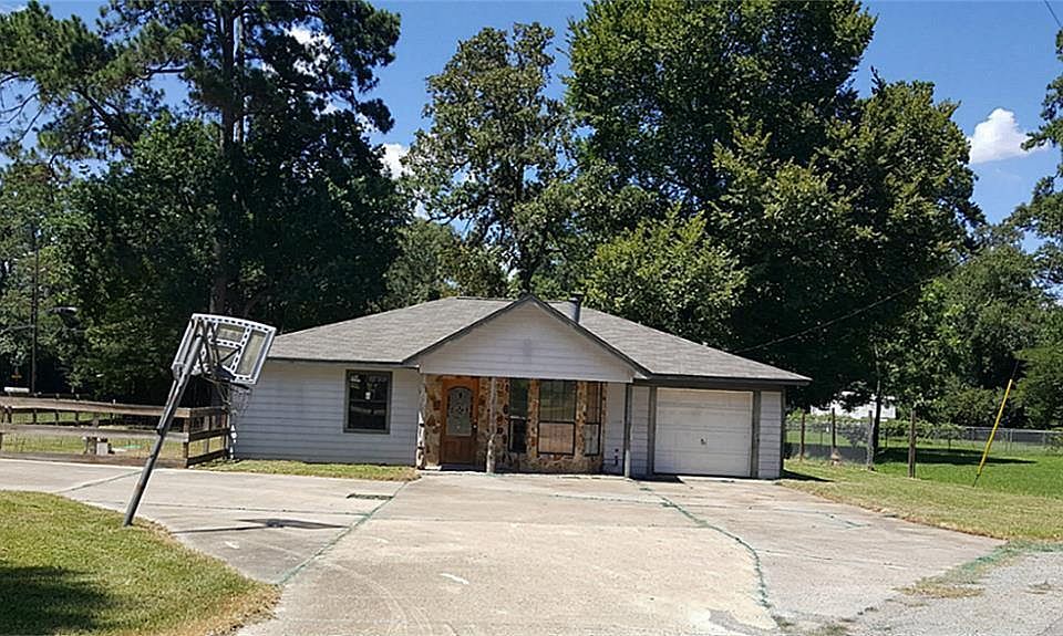 1st image of 12114 Creekside Dr