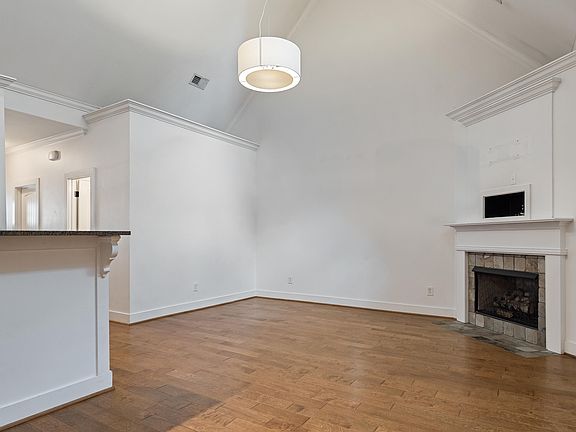 5th image of 3946 River Pointe Ln #29