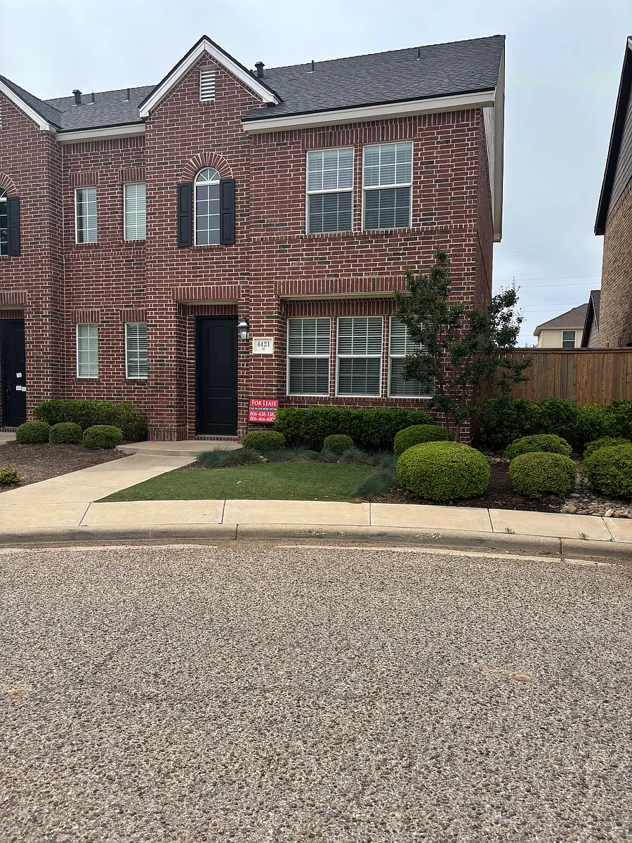 Additional front view. - 4421 105th St #B