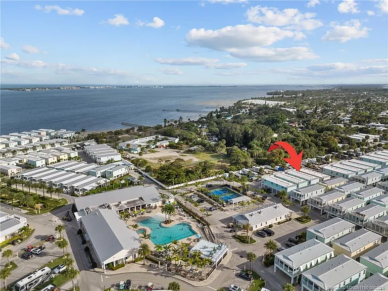 257 Coastal Dr — Photo 2