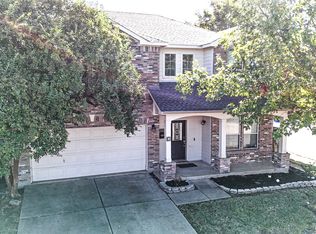 2000 New Braunfels Dr, Forney, TX