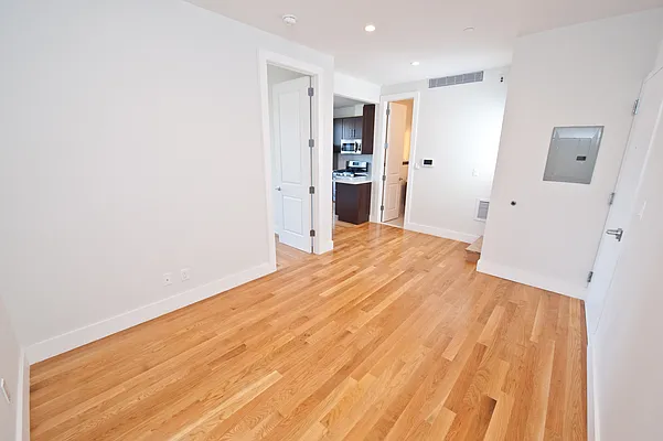 Rented by Compass | media 7