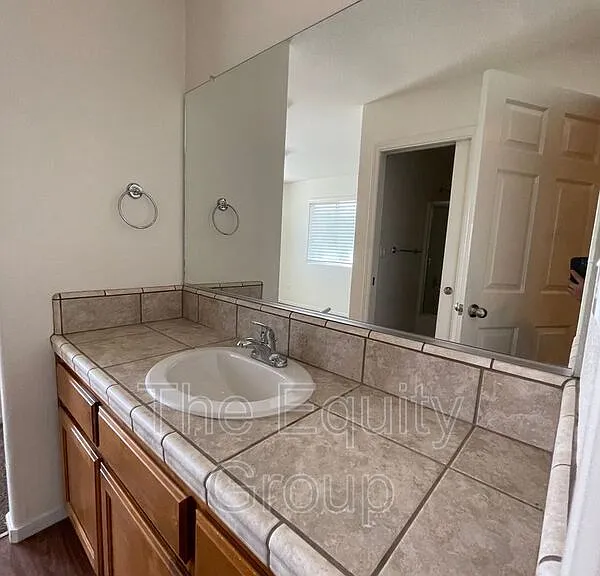 2218 W Lark Ave — Photo 10