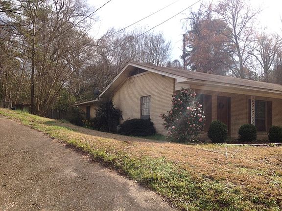 3rd image of 209 Moonmist Dr