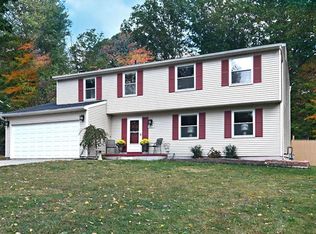 587 Schocalog Rd, Akron, OH 44320