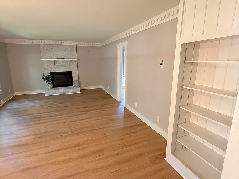 14213 Aldengate Rd — Photo 9