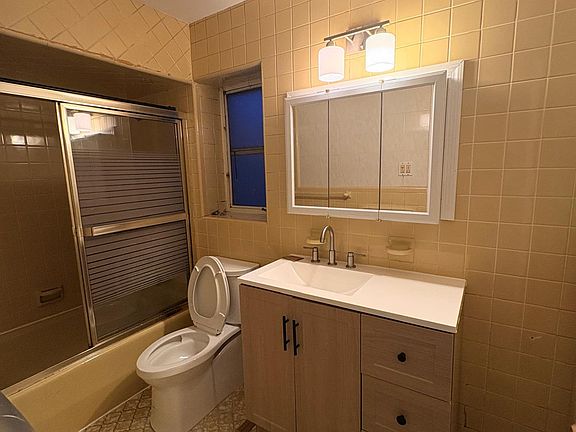 3rd image of 2509 Hubbard St Floor 2