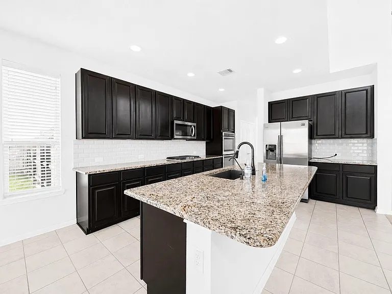 22406 Newcastle Waters Ct — Photo 8