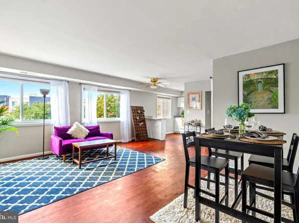 3310 S 28th St APT 401, Alexandria, VA 22302
