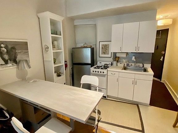4th image of 42 W 72nd St APT 1C