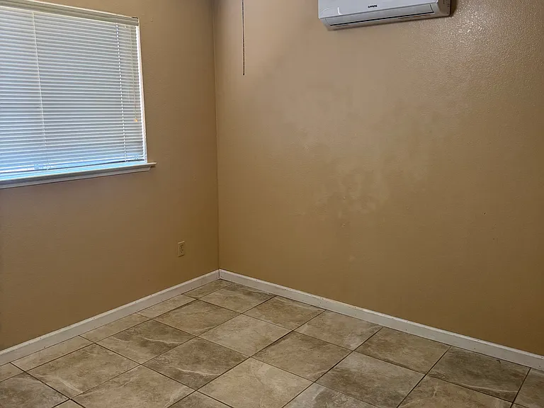 2155 Rounds St — Photo 6