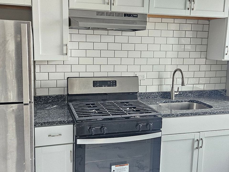 1st image of 5261 W Congress Pkwy #3