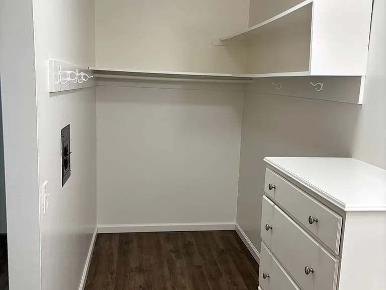 974 Thomas Ave #5 — Photo 5