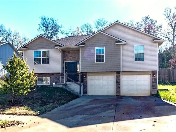 405 Division St, Knob Noster, MO 65336