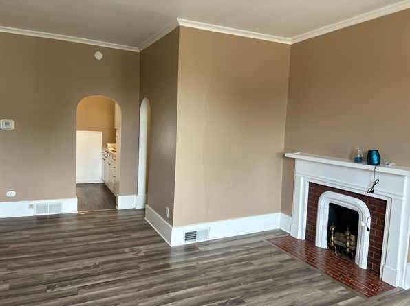 225 W 8th St #2