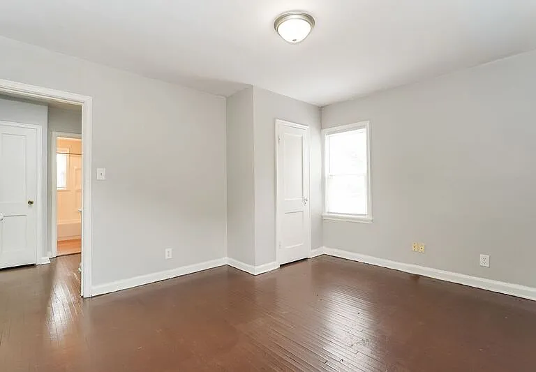 1732-1734 E Whittier St #1734 — Photo 8