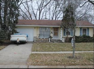 513 Middlebury Ln, Elk Grove Village, IL 60007