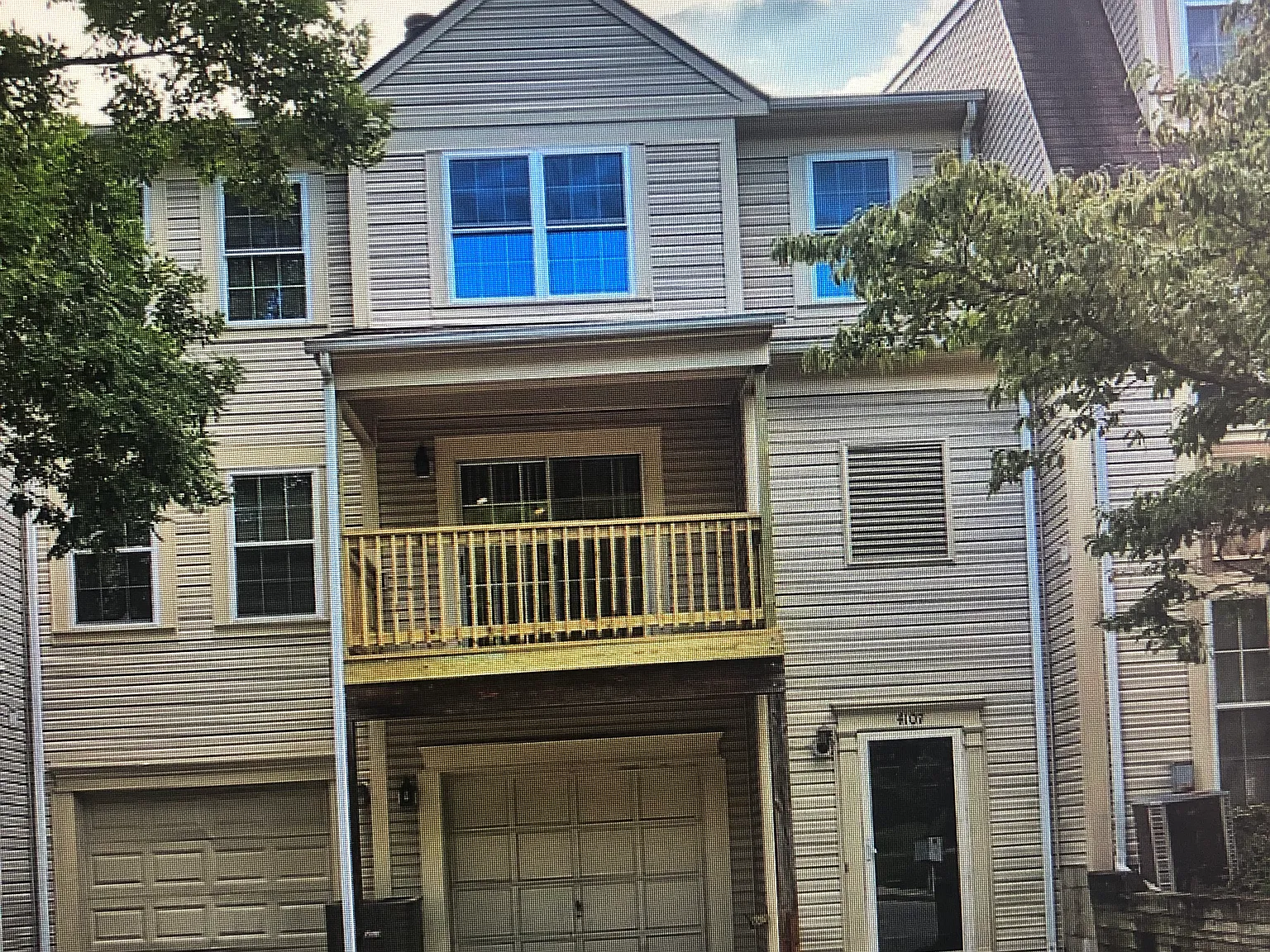 3 bed, 2.5 bath, $2,500 — Photo 2