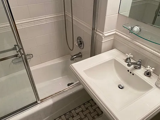 Rented by Corcoran | media 23