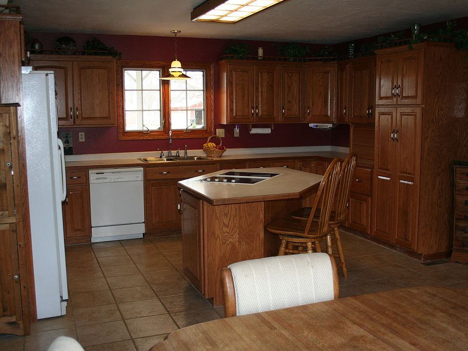 2nd image of 31270 W Park Rd