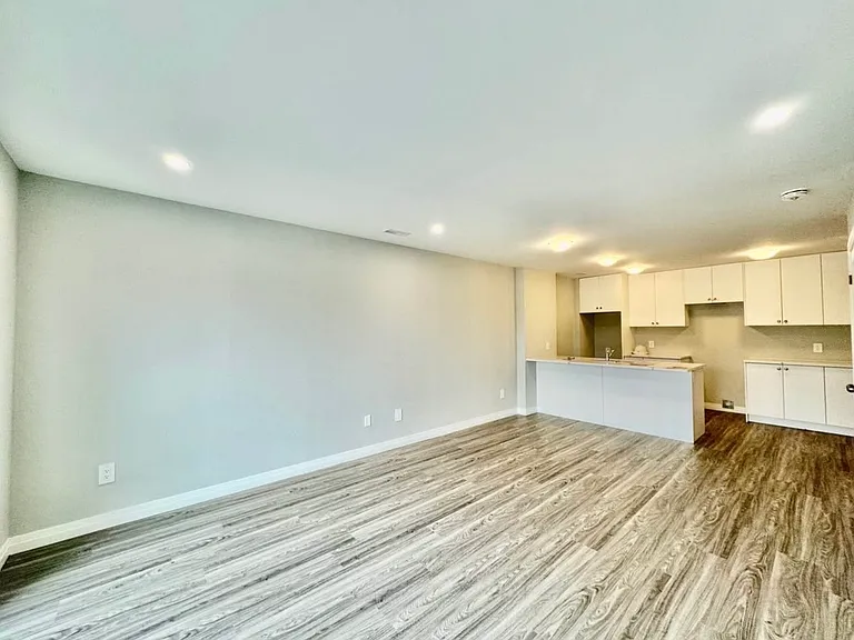130 Otterbein Rd — Photo 1
