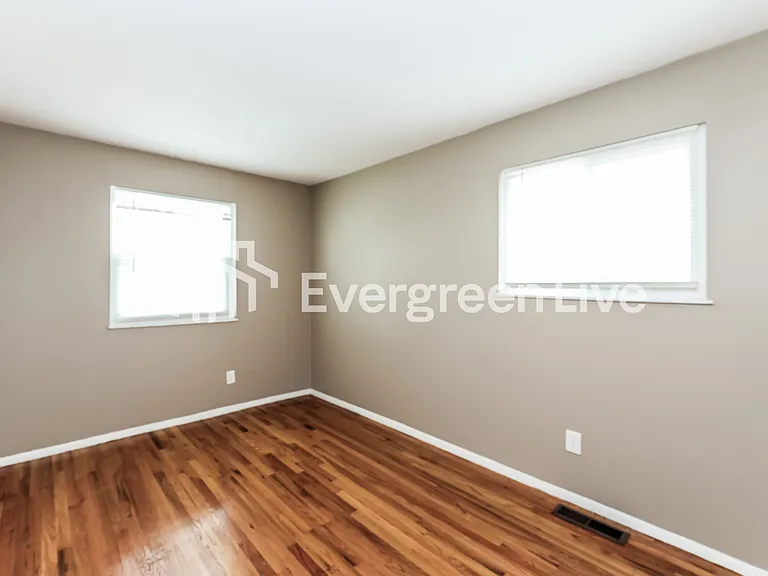 1086 Elda Ln — Photo 15