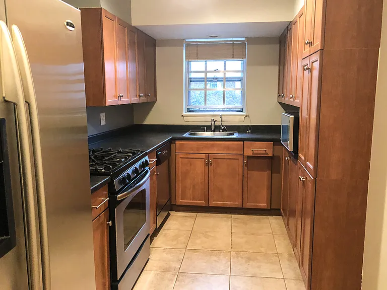 103 Lake Shore Rd #2 — Photo 4