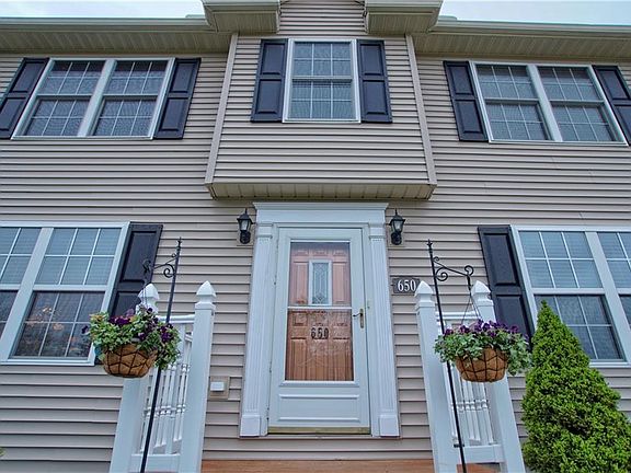 2nd image of 650 Bridle Ct