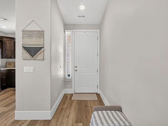 4th image of 1024 N Silver Lode Ave