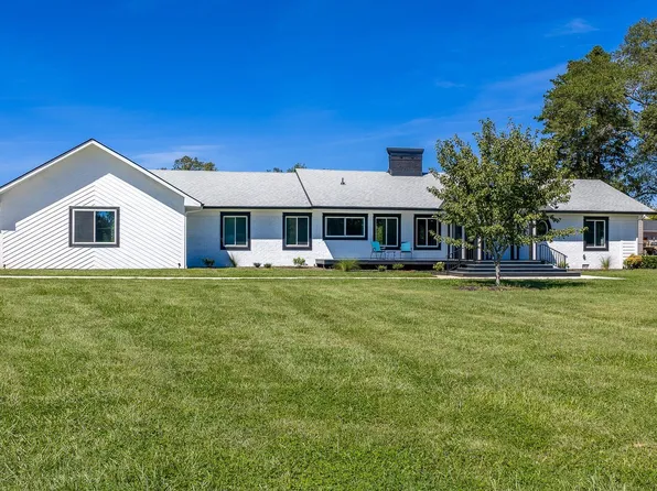 305 Waters Rd, Taylors, SC 29687