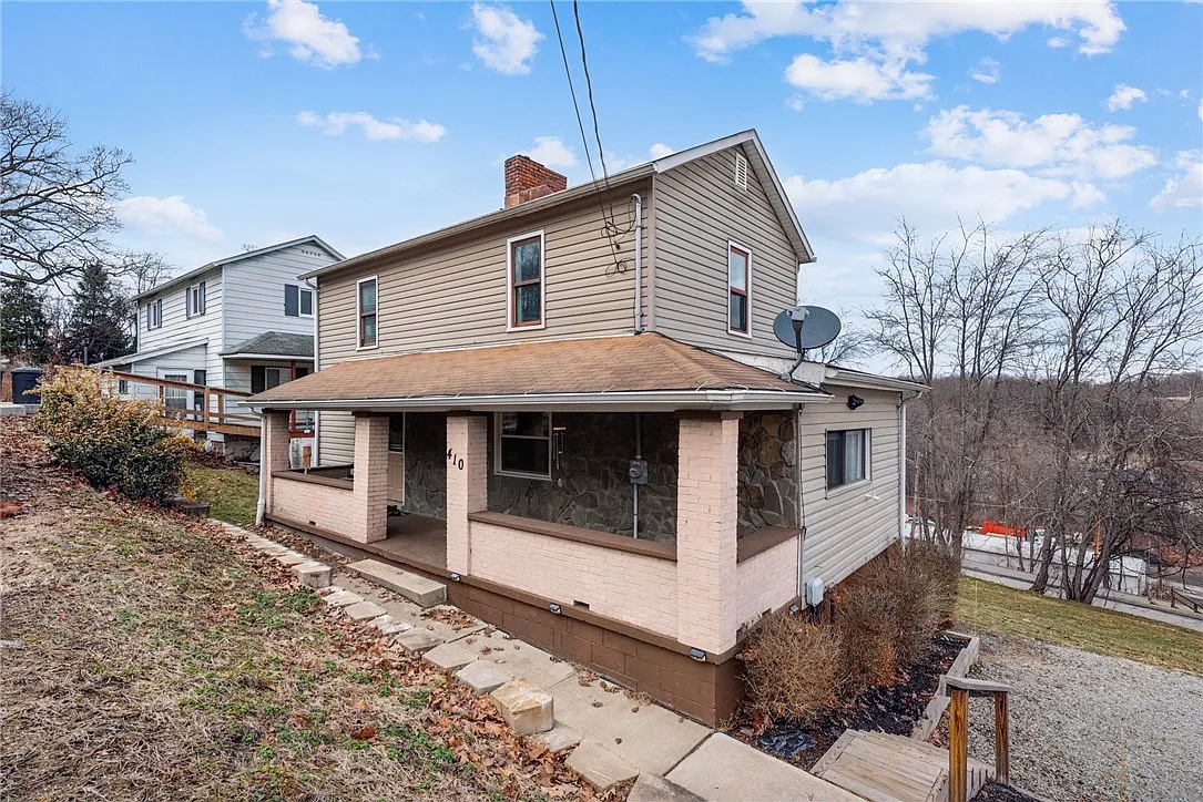 410 Blue Jay Dr photo 1