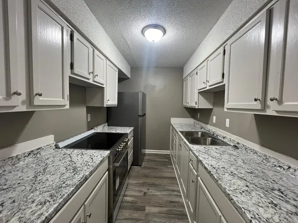 Manor Place Apartments