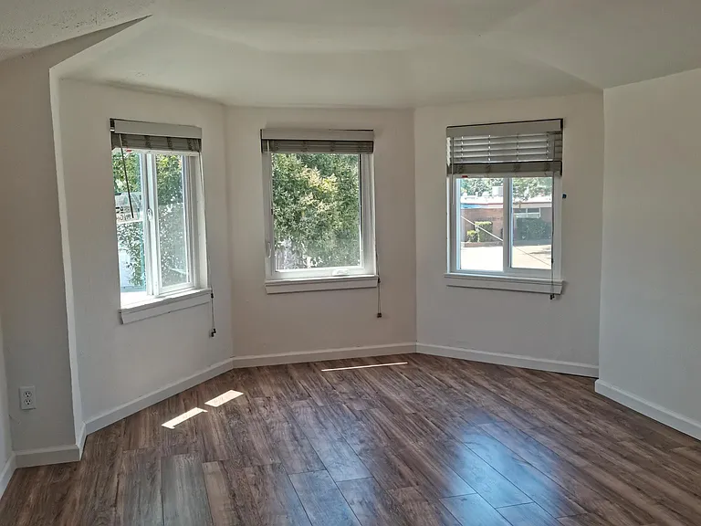 5641 66th St — Photo 32