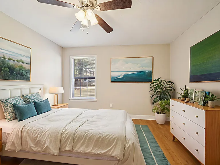 Sun Valley Apartments — Photo 23