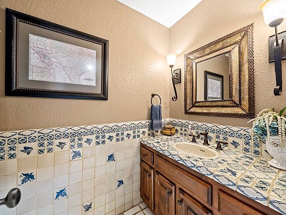 4th image of 2305 Birkdale Ln