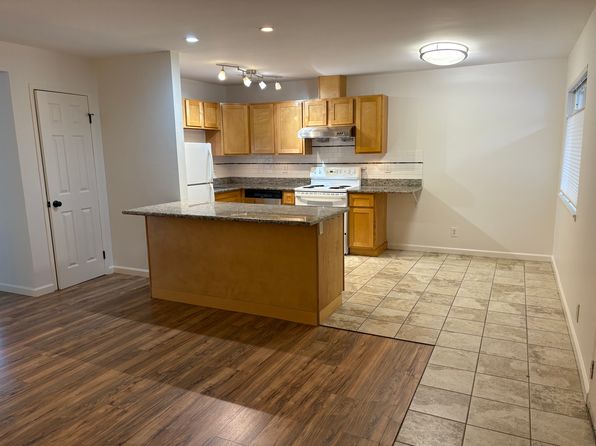 33 Merwin Ave #11