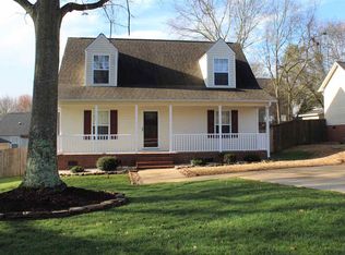 618 Lenore Dr, Boiling Springs, SC 29316