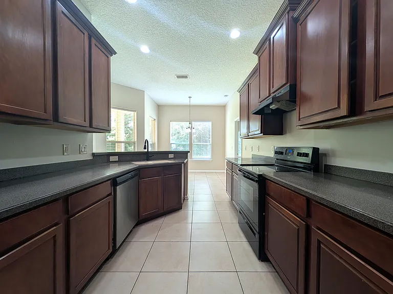 5190 Johnson Lake Ct — Photo 7