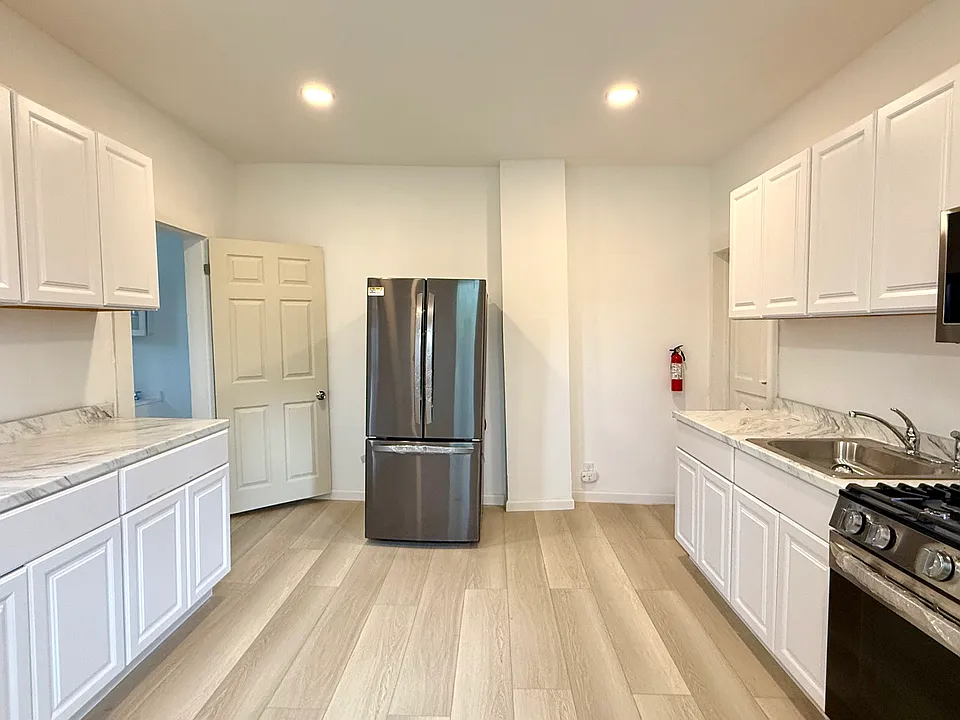 536 N Garfield Ave #536