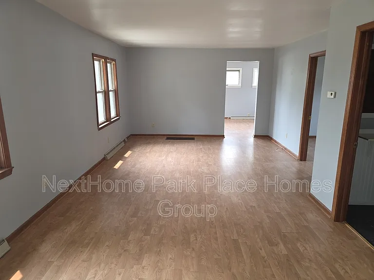 614 Prairie St — Photo 5