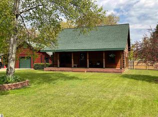 6472 W Fairlane Dr, Lake City, MI 49651
