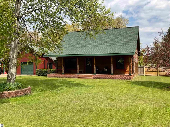 6472 W Fairlane Dr, Lake City, MI 49651