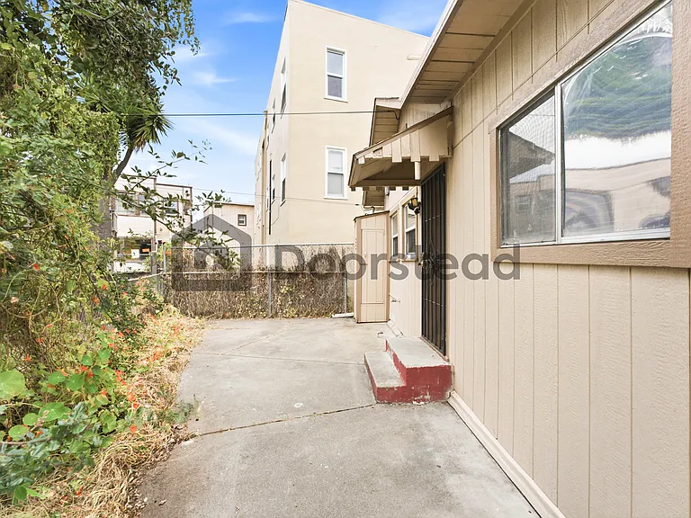4339 Adeline St #B — Photo 26